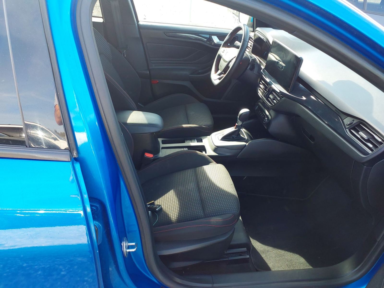 Foto 3 de FORD FOCUS 2024 en venta en CSV Motor VALDEFUENTES