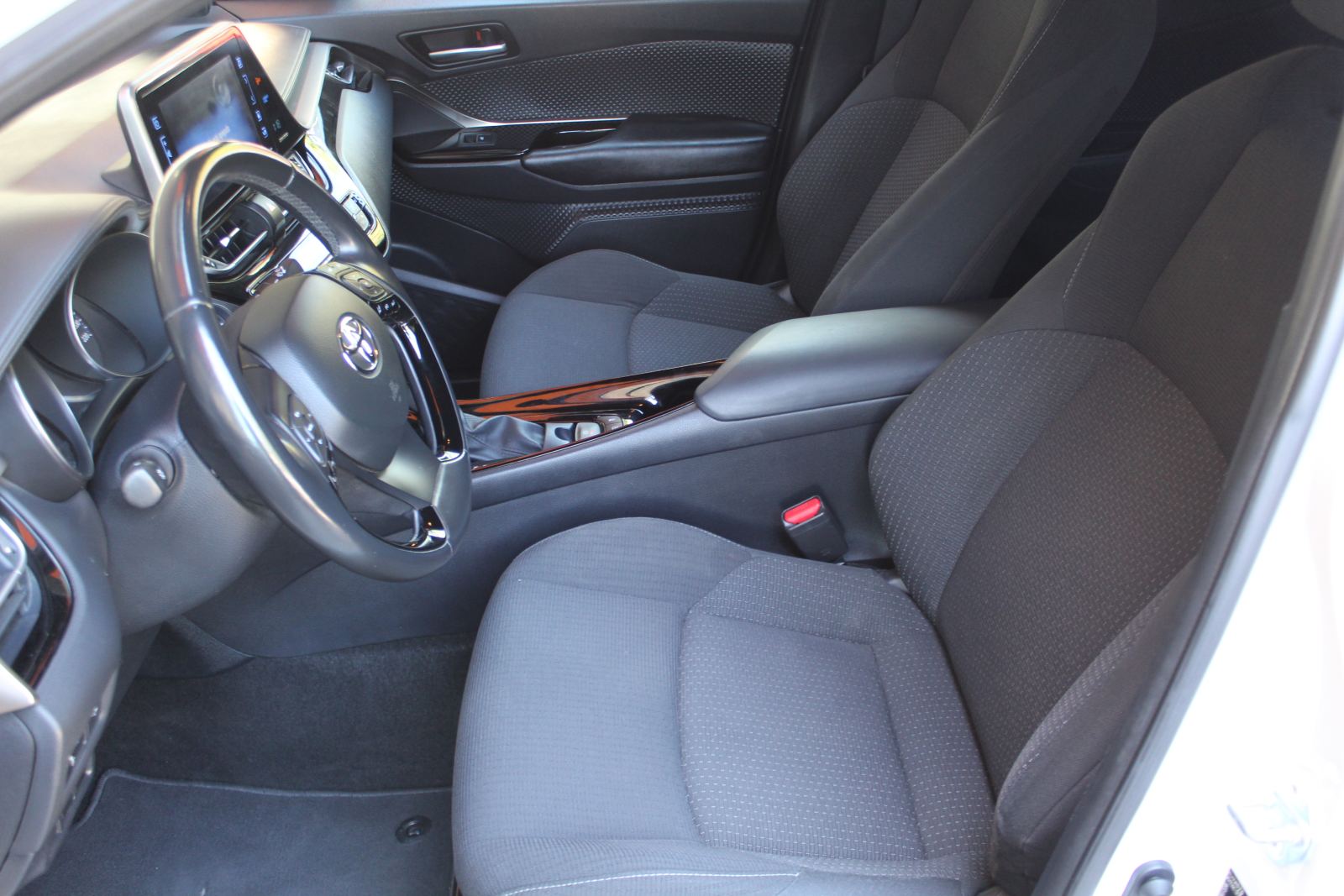 Foto 8 de TOYOTA C-HR 2019 en venta en CSV Motor VALDEFUENTES