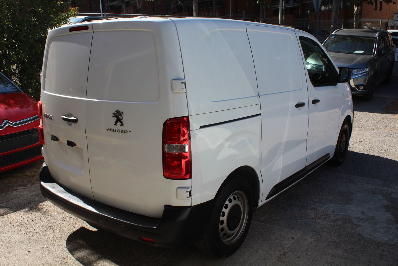 Foto 7 de PEUGEOT EXPERT 2022 en venta en CSV Motor BARCELONA