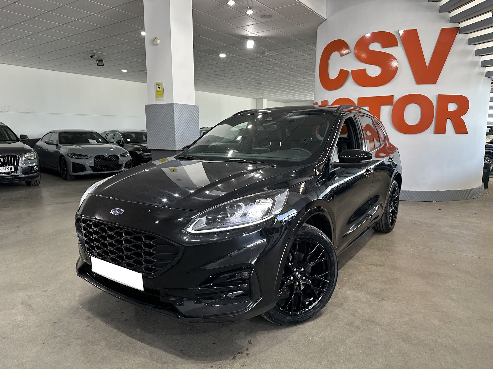 Foto 2 de FORD KUGA 2023 en venta en CSV Motor VALDEFUENTES