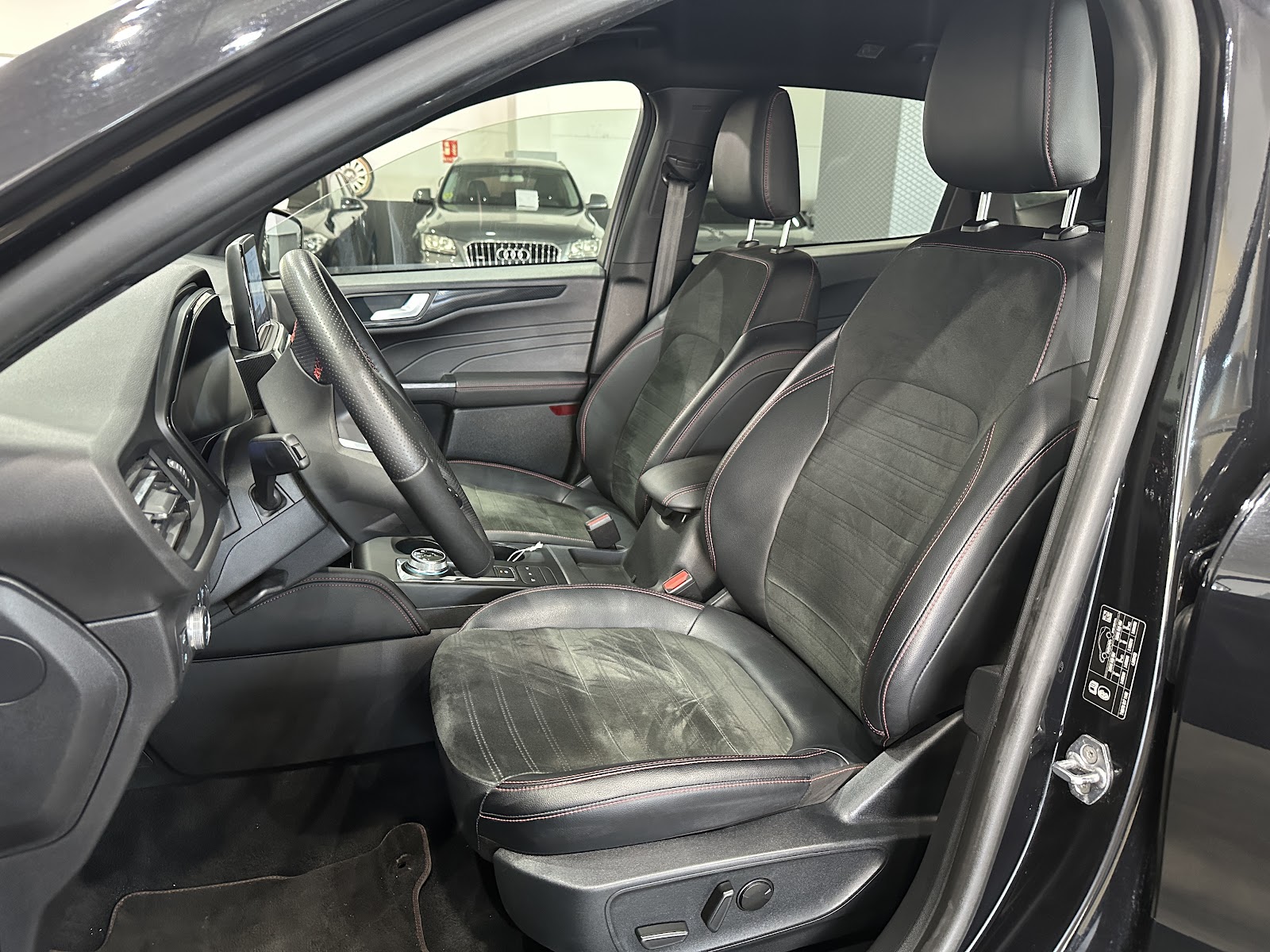 Foto 10 de FORD KUGA 2023 en venta en CSV Motor VALDEFUENTES