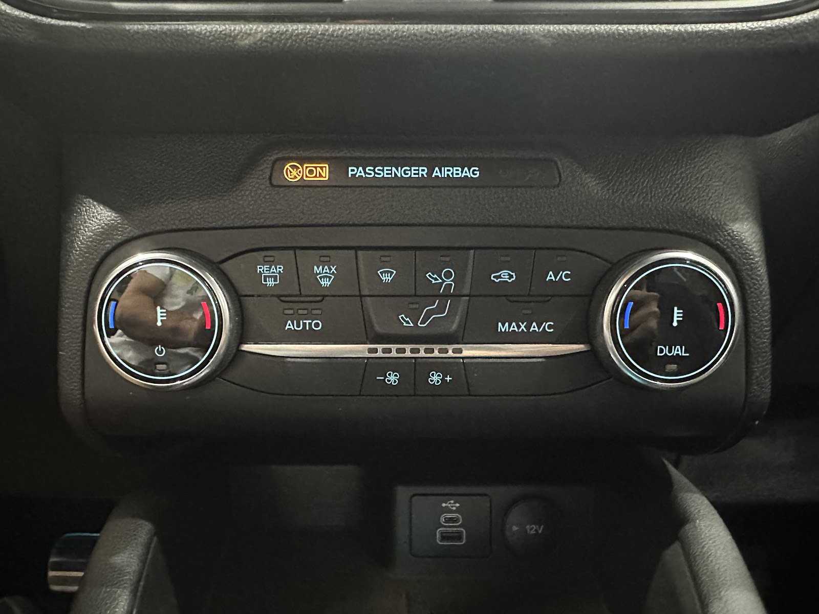Foto 20 de FORD KUGA 2023 en venta en CSV Motor VALDEFUENTES