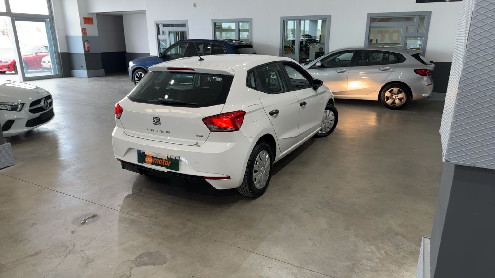 SEAT IBIZA — vista 3/4 trasera derecha | CSV Motor VALDEFUENTES