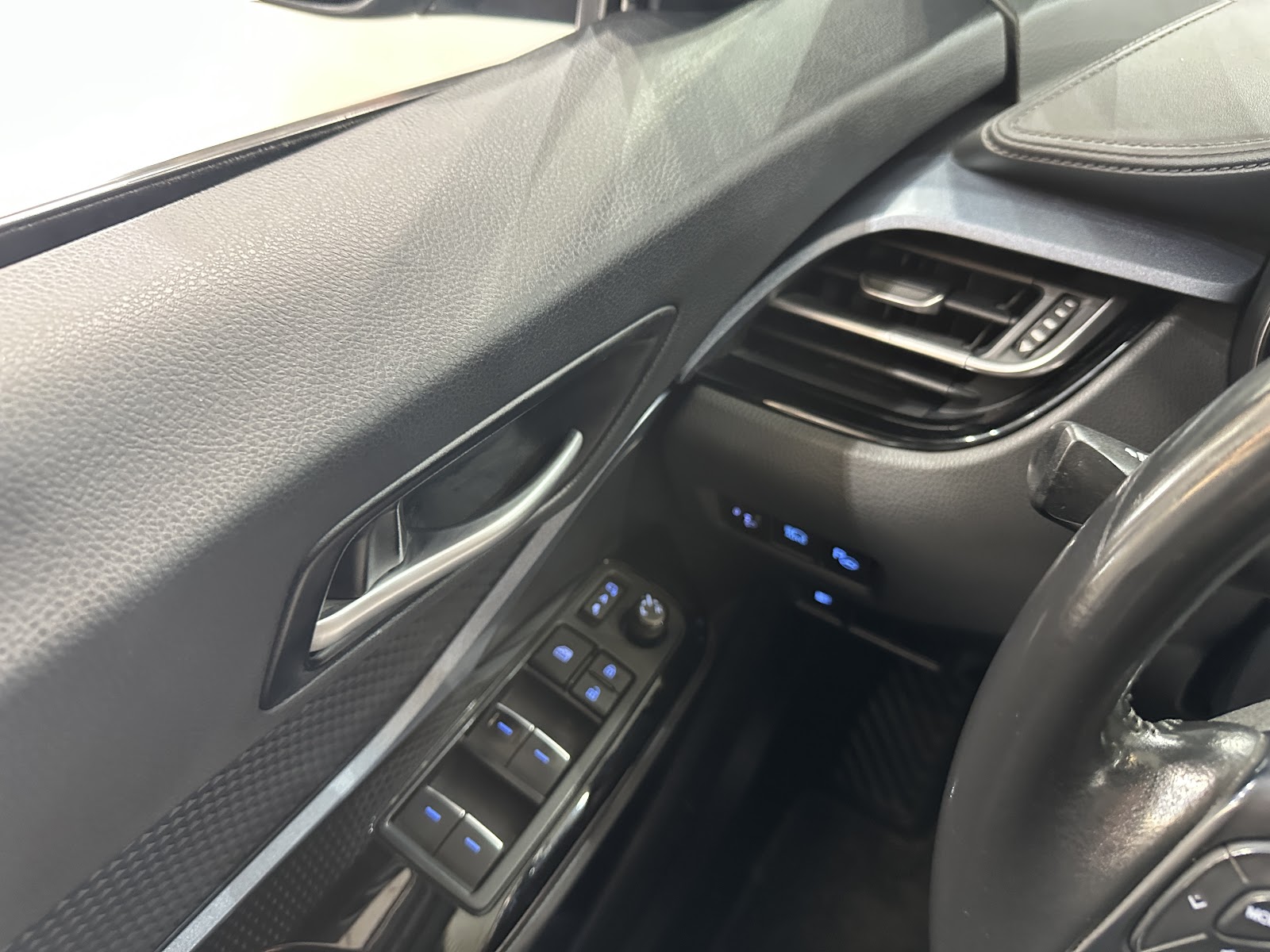 Foto 18 de TOYOTA C-HR 2020 en venta en CSV Motor BILBAO