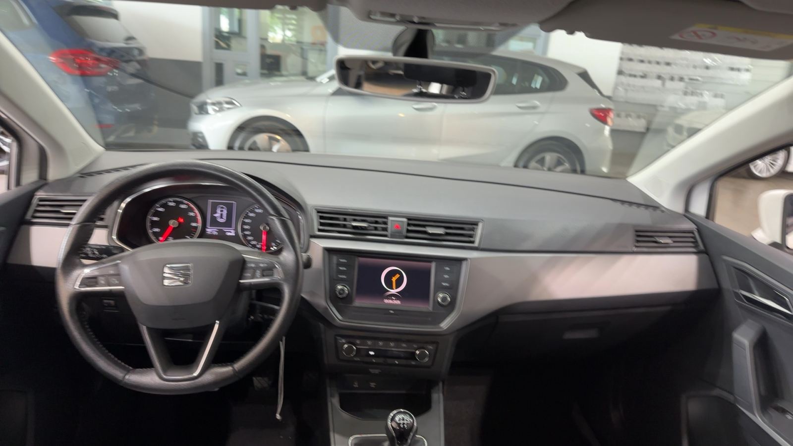 SEAT IBIZA — salpicadero y consola central | CSV Motor BILBAO