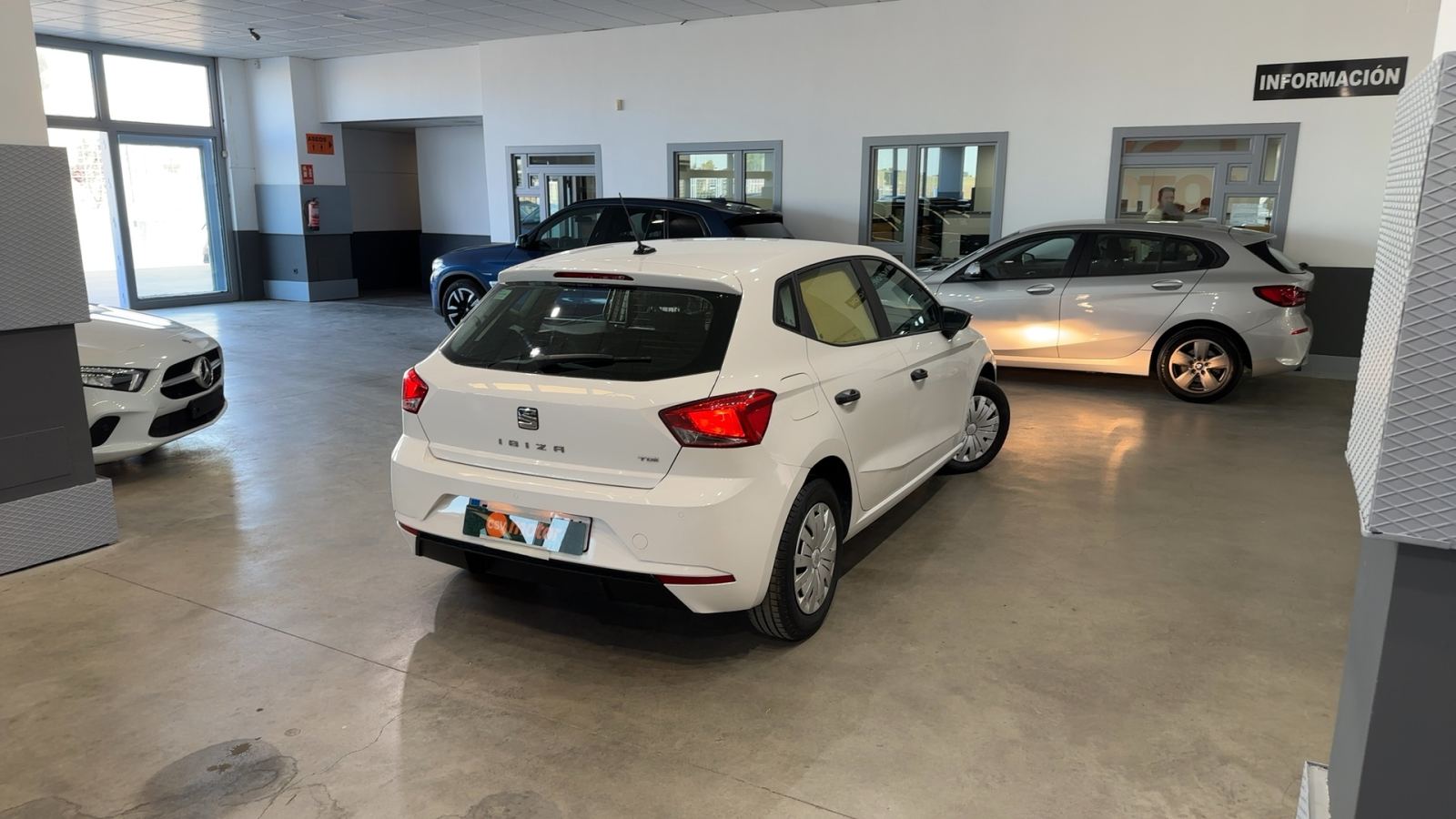 SEAT IBIZA — vista 3/4 trasera derecha | CSV Motor VALDEFUENTES